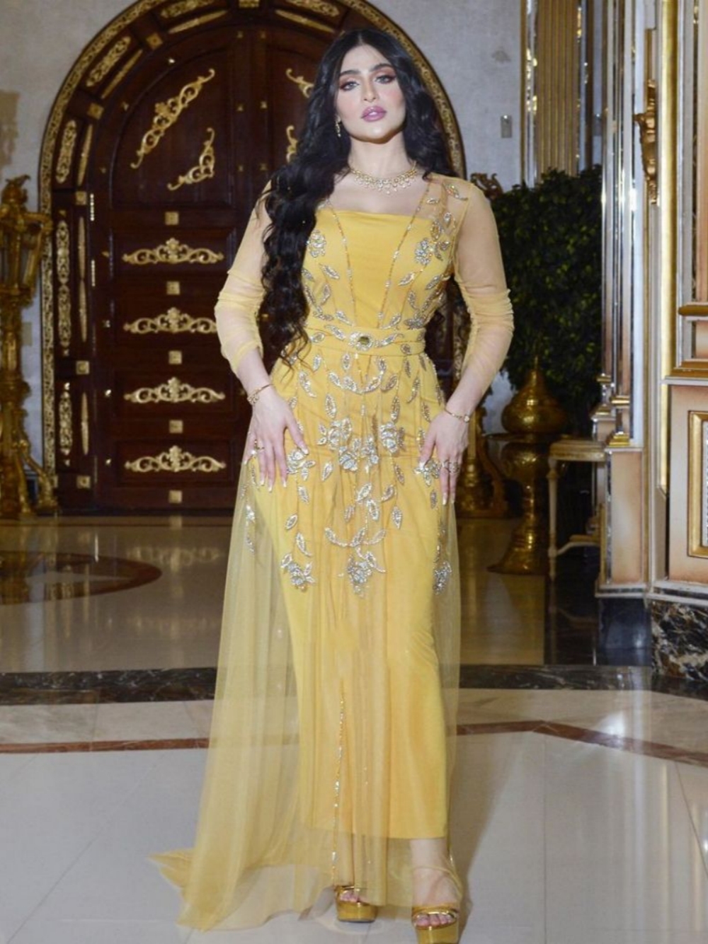 Elegant Yellow Caftan Evening  - Yellow Formal Wear Women บทวิจารณ์และราคา