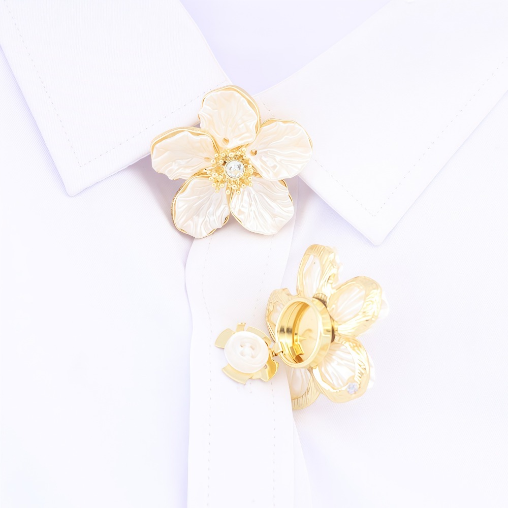 A Pair Vintage Petal Button Co - Women Formal Wear With Tie บทวิจารณ์และราคา