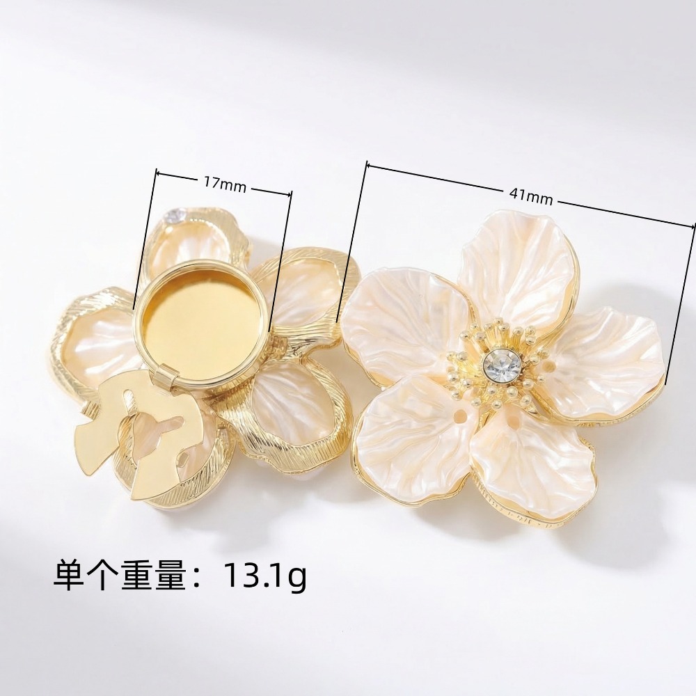 A Pair Vintage Petal Button Co - Women Formal Wear With Tie บทวิจารณ์และราคา